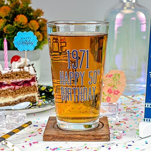 Честит рожден ден Beer Pint Glass (16 унция) & 1971 Birthday Year Facts Board Set with Stand Included | 50th Birthday