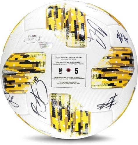 New England Revolution Autographed Match-Употребяван футболна топкаKick Childhood Cancer от сезон MLS 2018 г. с 17 надписи - Футболни топки с автографи
