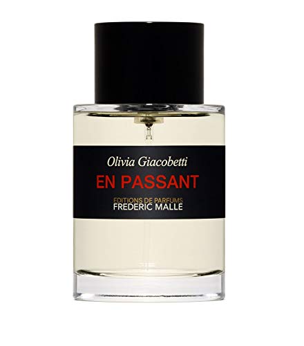 En Passant Parfum Spray/3.3 oz.
